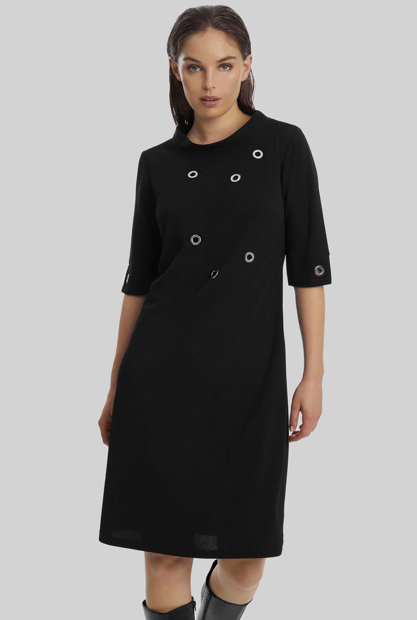 孔眼高領連身裙