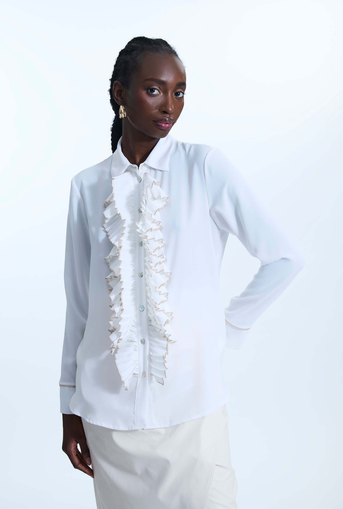 正面荷葉邊紐扣襯衫白色