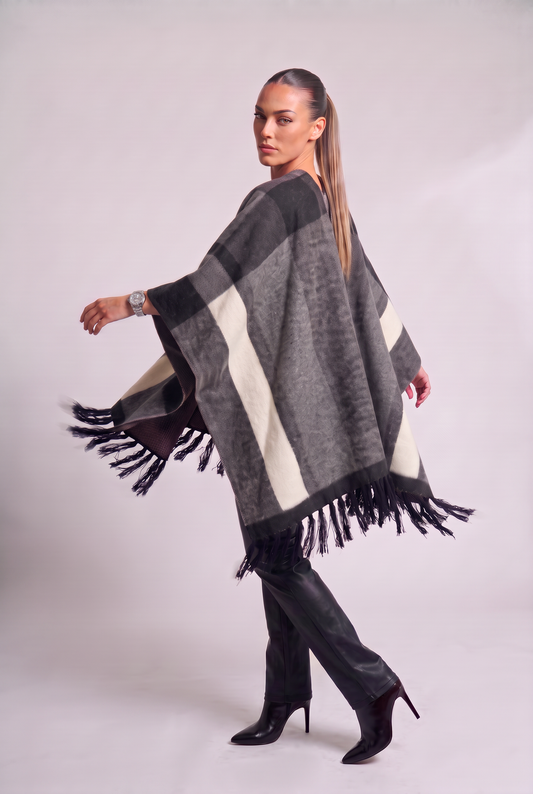 Block Poncho Grey