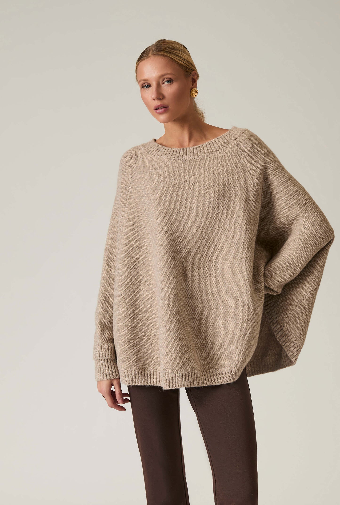 Beige One Size Pullover