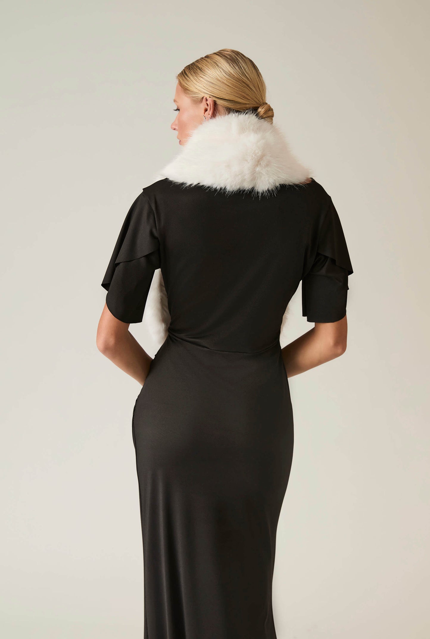 Buckled Cream Faux Fur Collar