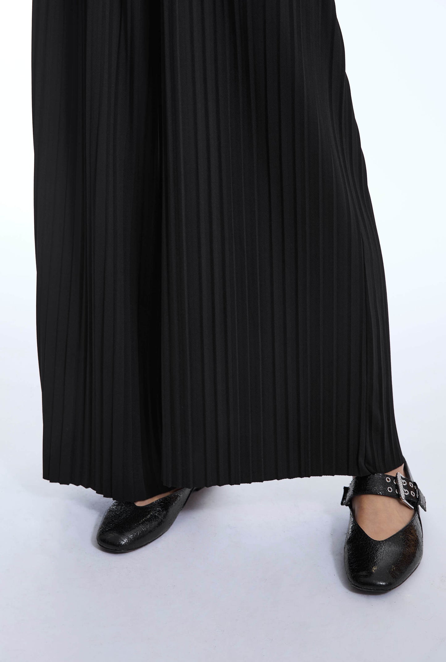 Pleated Black Trousers